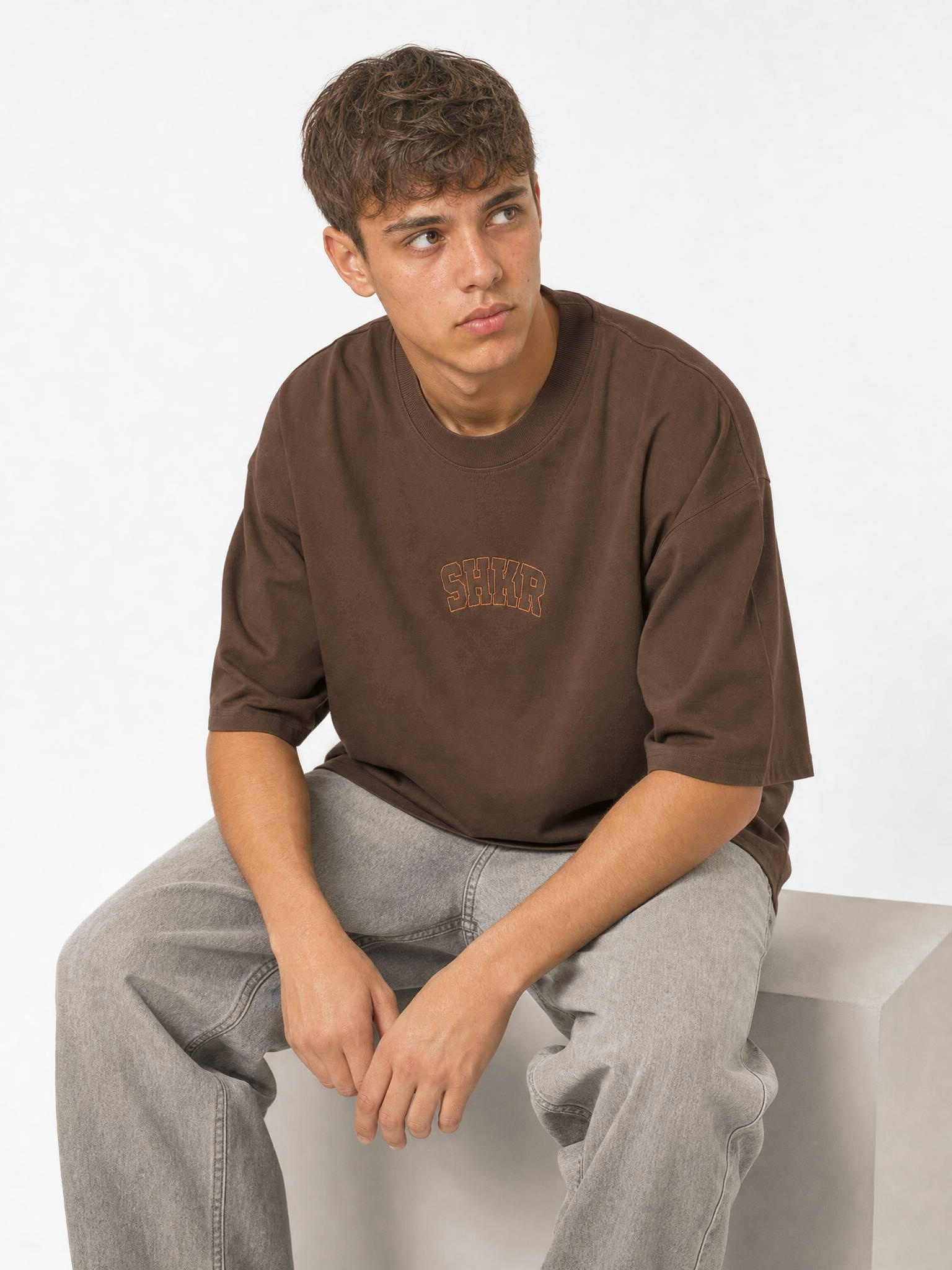 Camiseta Embroy Marrón