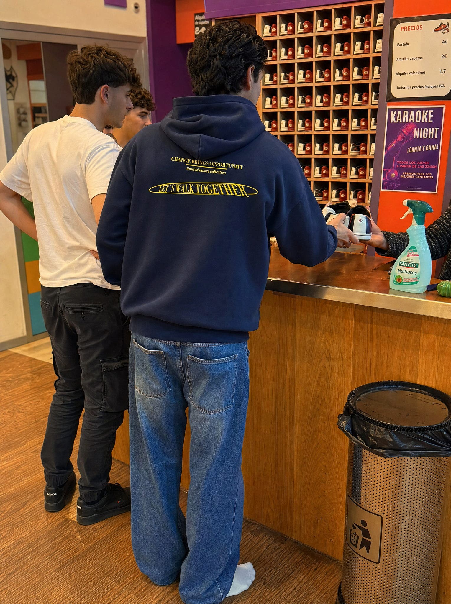 Hoodie Change Brings Azul