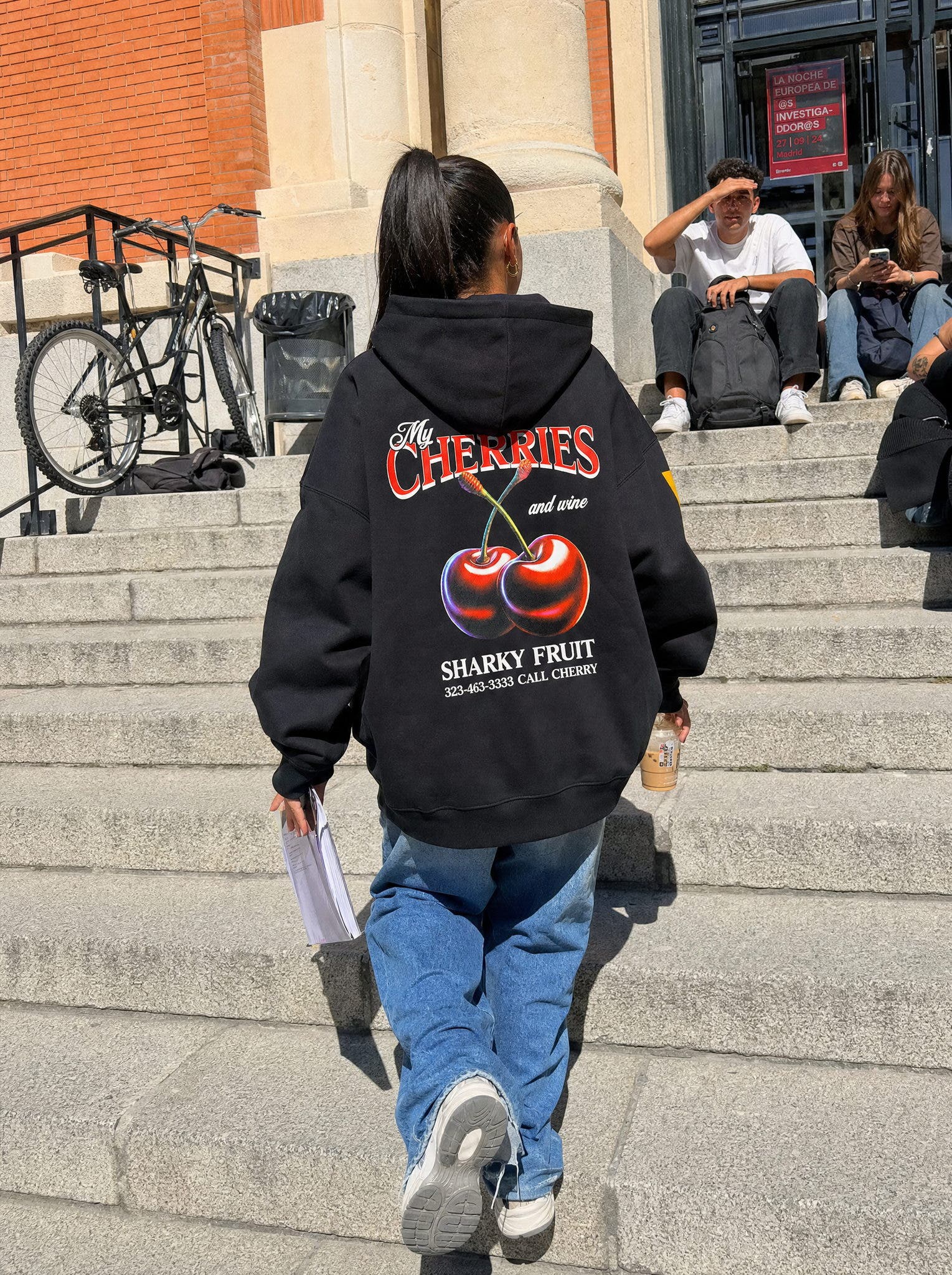 hoodie cherrie negro